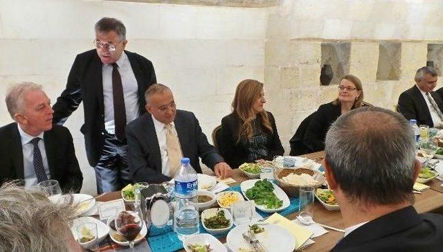 Başkan G&uuml;zelbey, Danimarka Dışişleri Bakanı nı Ağırladı 2