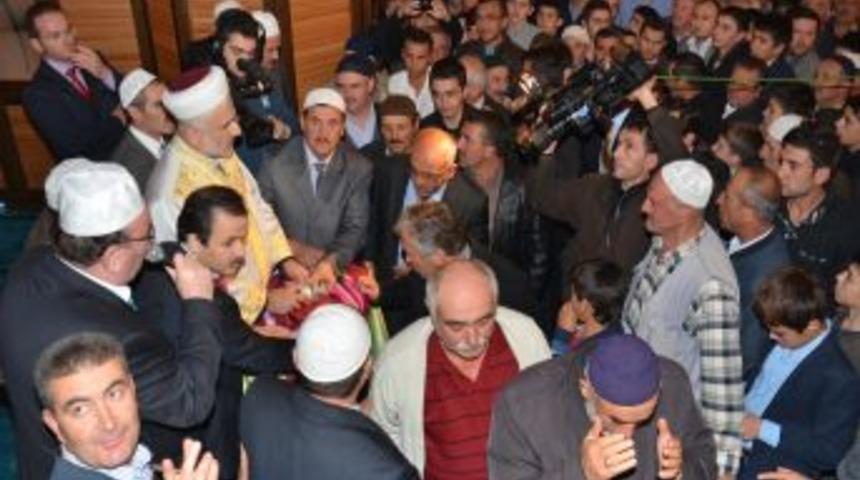 Şehitler Camii A&ccedil;ıldı