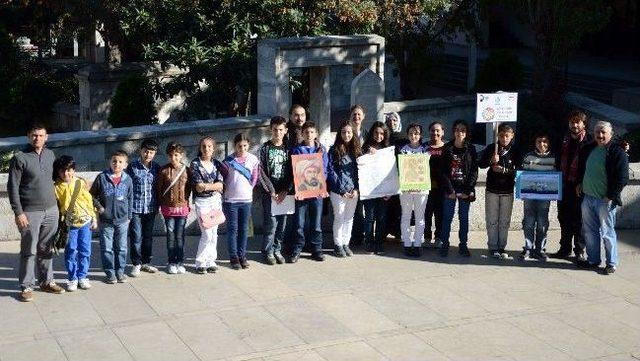 Katip &Ccedil;elebi Kabri Başında Anıldı 1