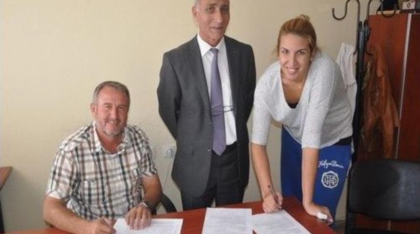 Salihli Belediyespor, Deniz Hakyemez&rsquo;i Renklerine Bağladı