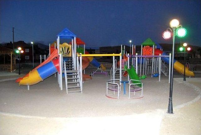 Y&uuml;ksekova&rsquo;ya Yeni Bir &Ccedil;ocuk Parkı 1