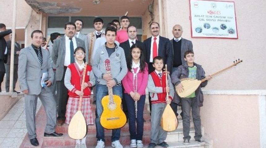 Ahlat İ&ccedil;in &Ccedil;algını Yap, &Ccedil;al S&ouml;yle Projesi Hayata Ge&ccedil;ti