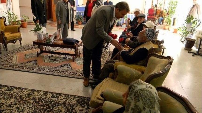 &Ccedil;er&ccedil;i&rsquo;den Manisa Huzurevi&rsquo;ne Ziyaret