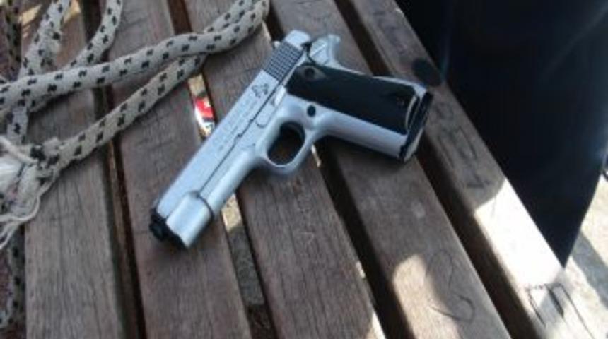 Oyuncak Silah Polisi Alarma Ge&ccedil;irdi