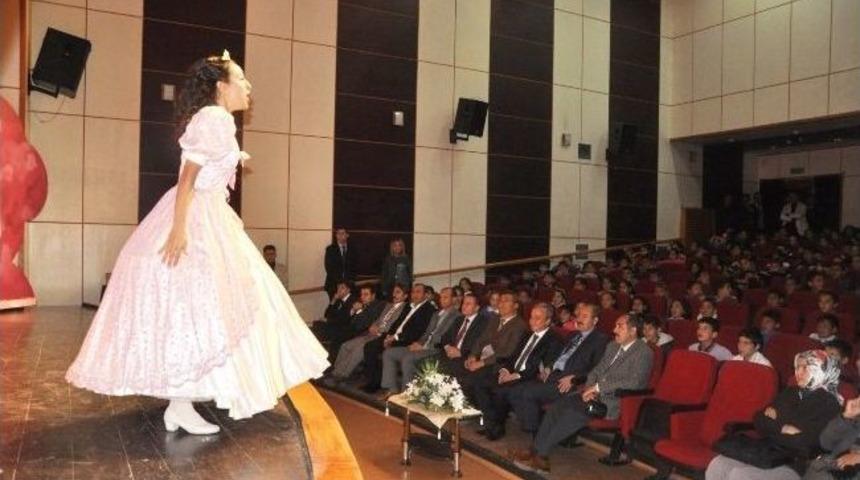 Muş Emniyet M&uuml;d&uuml;rl&uuml;ğ&uuml;&rsquo;nden Tiyatro Etkinliği