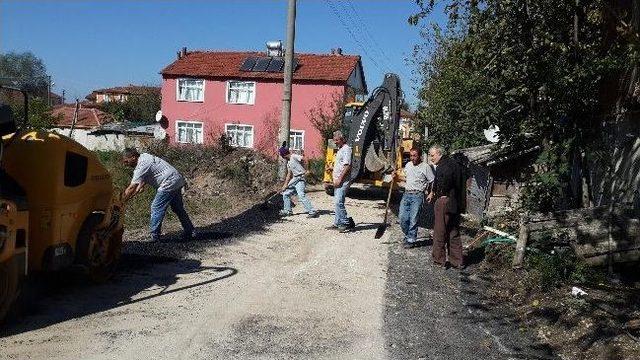 Akyazı Belediyesi Asfalt Yama Çalışmalarında Hız Kesmiyor