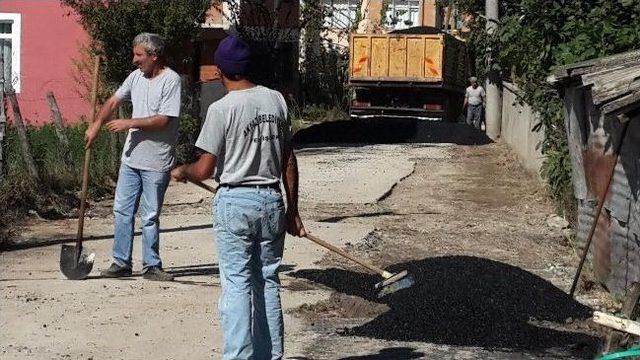 Akyazı Belediyesi Asfalt Yama Çalışmalarında Hız Kesmiyor