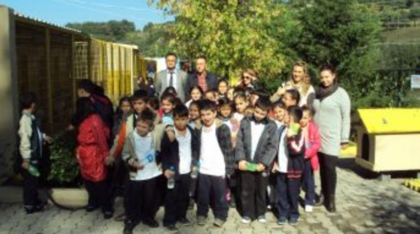 &Ouml;ğrenciler barınakta