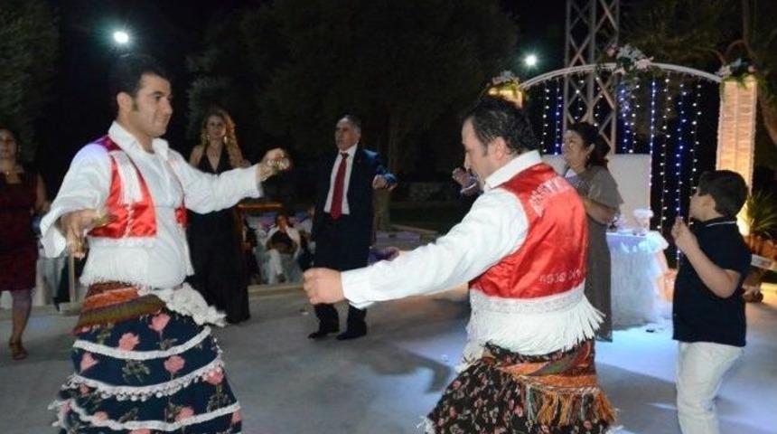 Gelin Tarafından &lsquo;k&ouml;&ccedil;ekli&rsquo; D&uuml;ğ&uuml;n Jesti