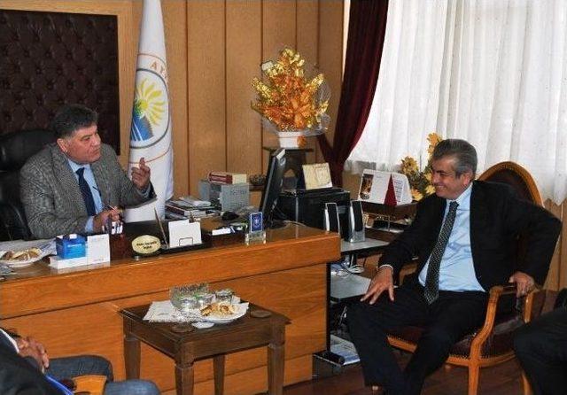 &Ccedil;tso Y&ouml;netimi Ayvacık&rsquo;ta &Uuml;yeleri Ziyaret Etti 1