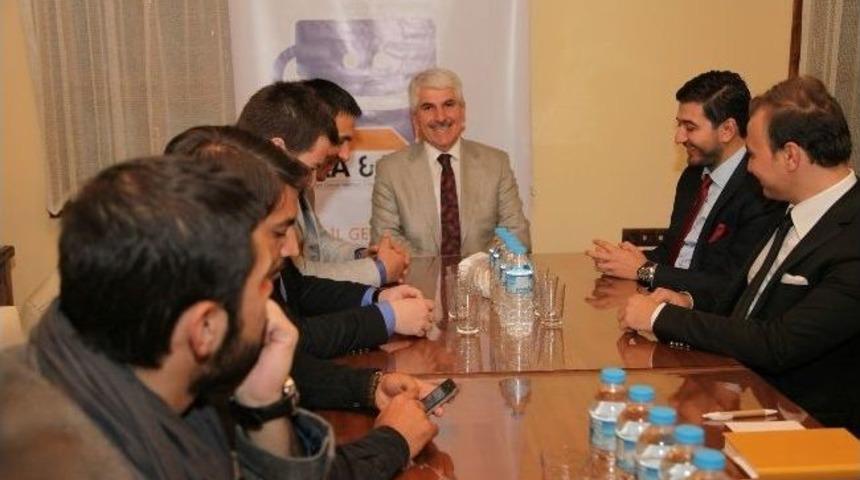 Başkan Sakallı Ak Gen&ccedil;lerle Buluştu