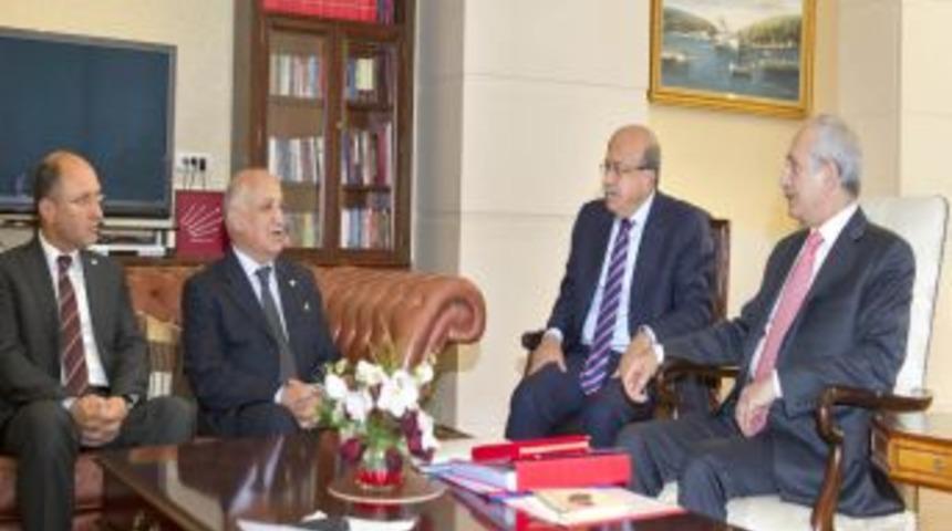 Kılı&ccedil;daroğlu, Kurbanını Kızılay'a Bağışladı