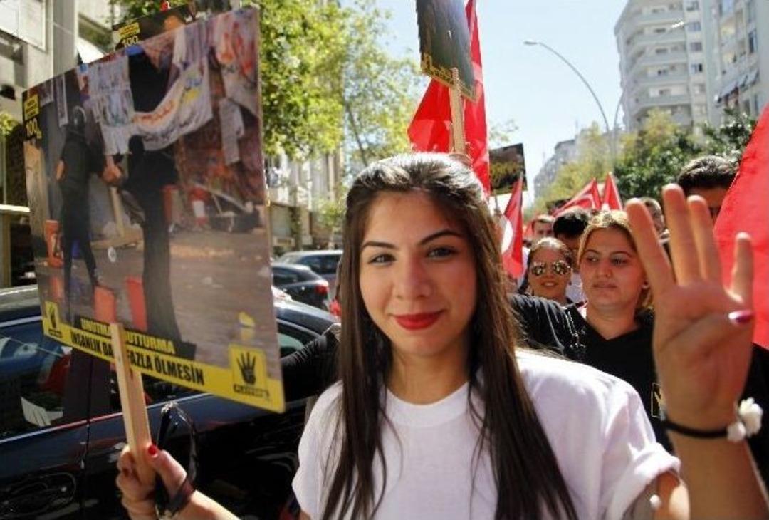 Adana&rsquo;da Darbe Protestosu