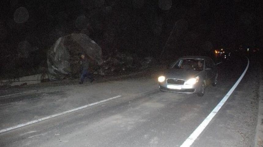 Zonguldak-istanbul Karayolu&rsquo;nda Heyelan