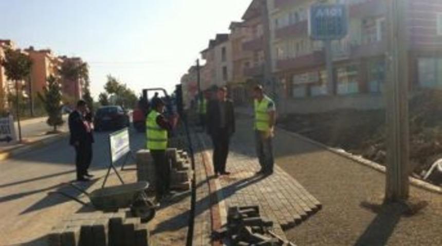 İsmetpaşa Caddesi&rsquo;ne Yaya Kaldırımı Yapılıyor