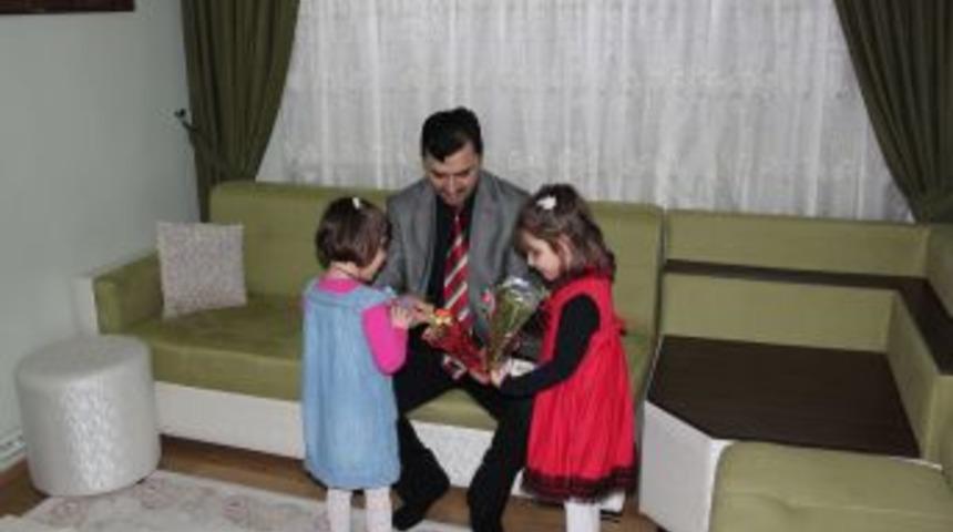 'D&uuml;nya Kız &Ccedil;ocukları G&uuml;n&uuml;'nde B&uuml;t&uuml;n &Ccedil;ocuklar Mutlu Olsun'