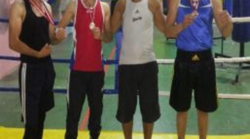 Paland&ouml;ken Belediyespor&rsquo;un İki Boks&ouml;r&uuml; T&uuml;rkiye Gurup Birinciliği İ&ccedil;in Ringe &Ccedil;ıkacak