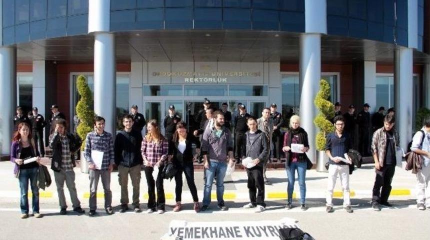 &Ouml;ğrenciler Yemek Fiyatları İ&ccedil;in Eylem Yaptı