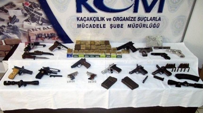 Ahırda Ka&ccedil;ak Yollarla Silah İmalatı