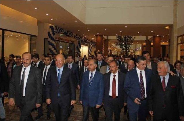 Şanlıurfa Piazza Kapılarını A&ccedil;tı 1