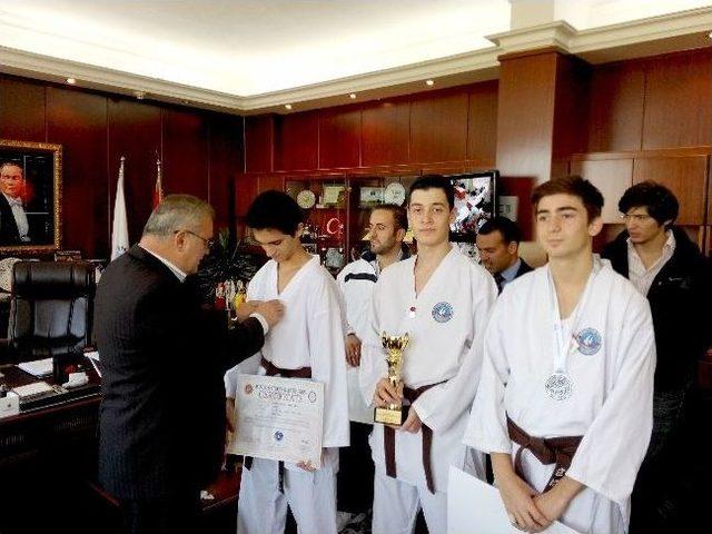 Dağ, Şampiyon Karatecileri Ağırladı 2