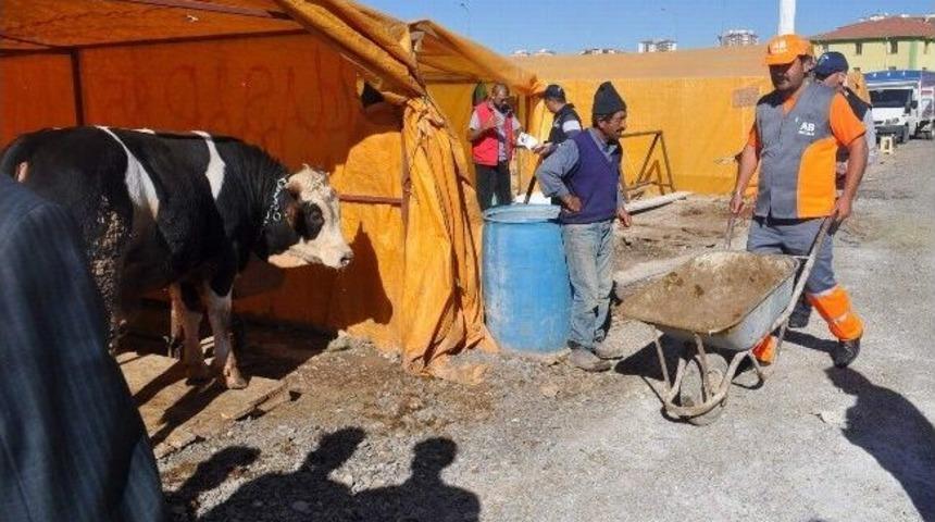 Temizlik G&ouml;revlisi Değil Polis