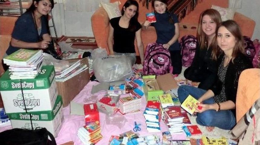 T&uuml;rk Eğitim-sen &Ouml;ğrencilere Kırtasiye Yardımı Yaptı