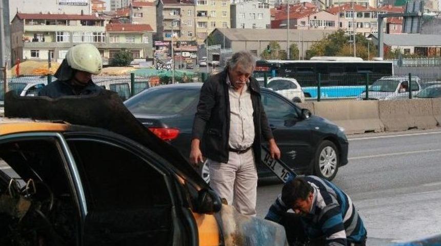 Taksi D-100 Karayolu&rsquo;nda Alev Alev Yandı