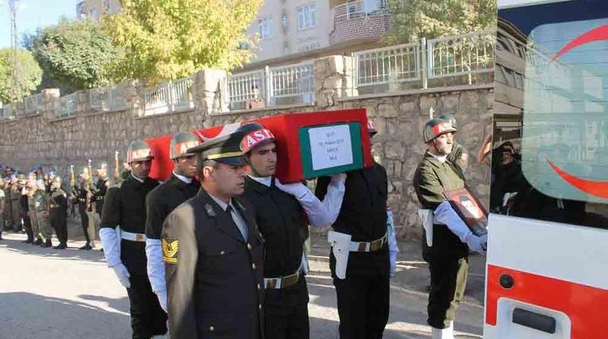 Şehit Asker I&ccedil;in Cenaze T&ouml;reni D&uuml;zenlendi