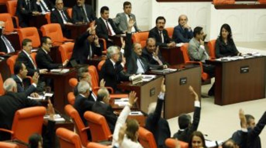 Irak Tezkeresi CHP Ve MHP&rsquo;nin De Desteği Ile Meclis&rsquo;ten Ge&ccedil;ti