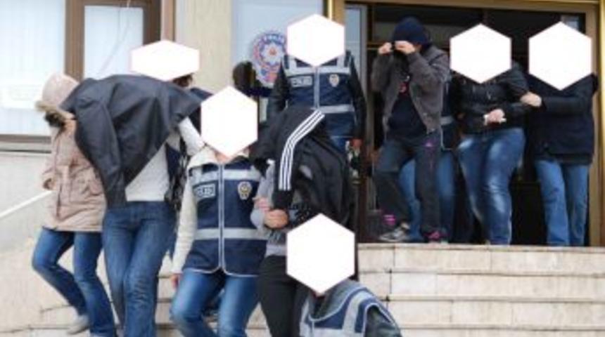 Pamukkale&rsquo;de Faslı kadınları fuhuştan polis kurtardı