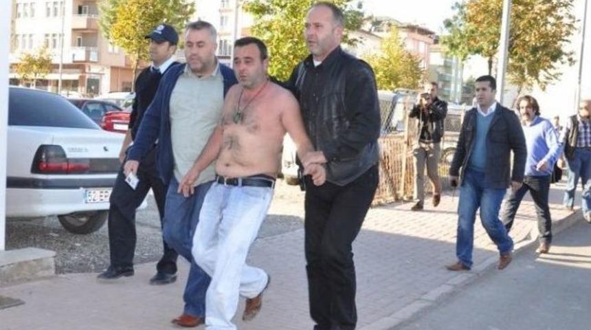 &Uuml;zerine Benzin D&ouml;k&uuml;p Kendini Yakmak İstedi