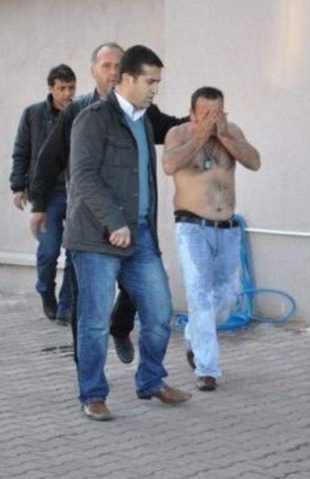 &Uuml;zerine Benzin D&ouml;k&uuml;p Kendini Yakmak İstedi 1