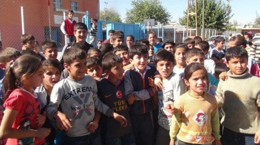 Avukatla Kavga Edenk&ouml;yl&uuml;ler, &Ccedil;ocuklarını Okula G&ouml;ndermedi