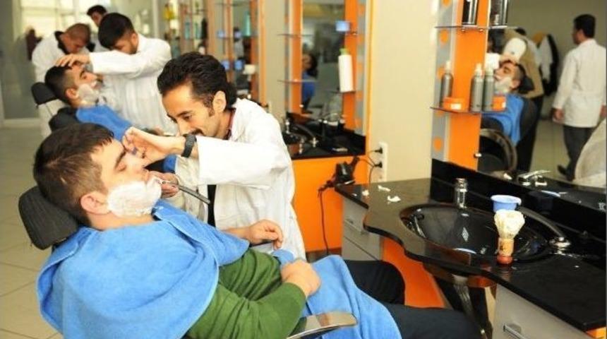 Engelli Kuaf&ouml;rlerden Bayram Tıraşı