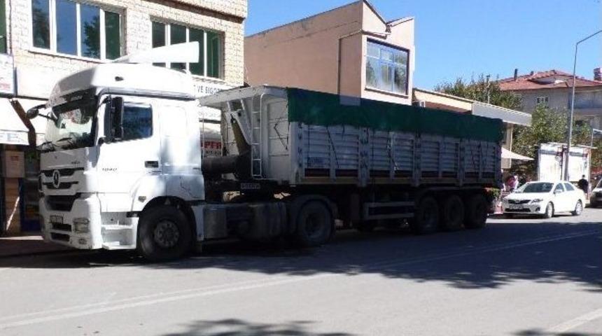 Adıyaman'da 3 Bin 500 Litre Ka&ccedil;ak Akaryakıt Ele Ge&ccedil;irildi