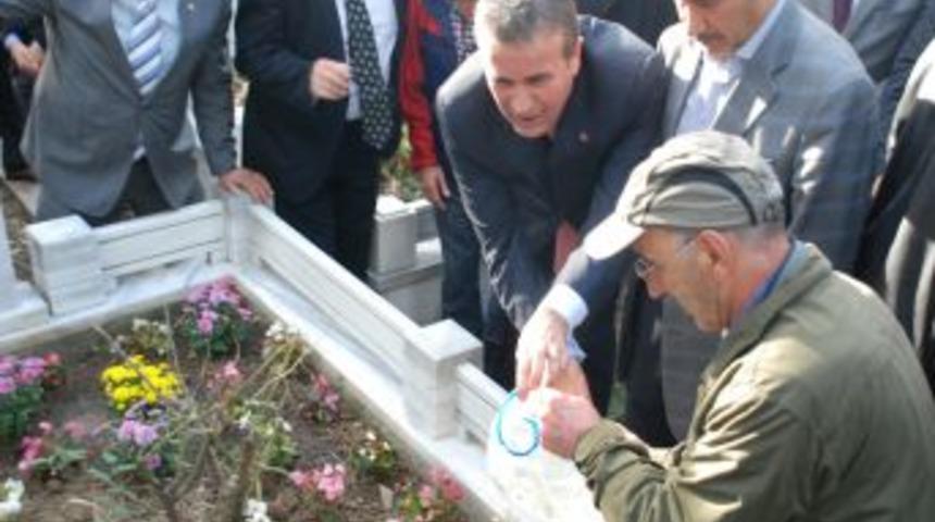 Recep Haşatlı, Kabri Başında Anıldı