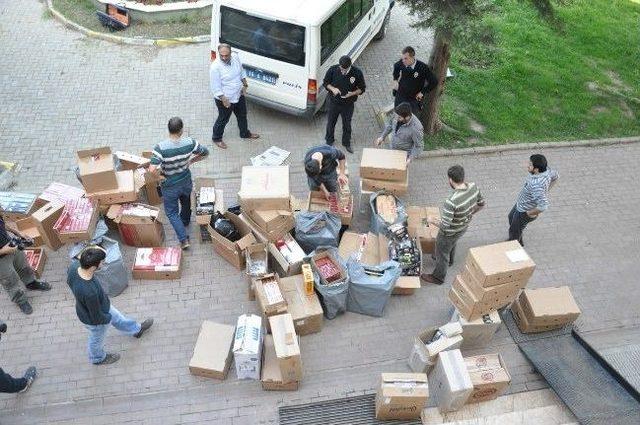 Ahırda Çay Paketleri İçinde 30 Bin Paket Kaçak Sigara Ele Geçirildi