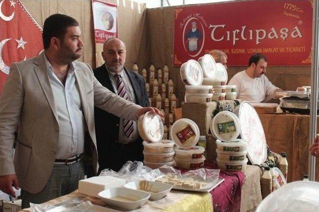 Edremit Belediye Standı Siyasilerin G&ouml;zdesi Oldu 2