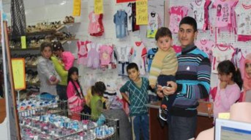 Suriyeli &Ccedil;ocukların Bayramlık Sevinci