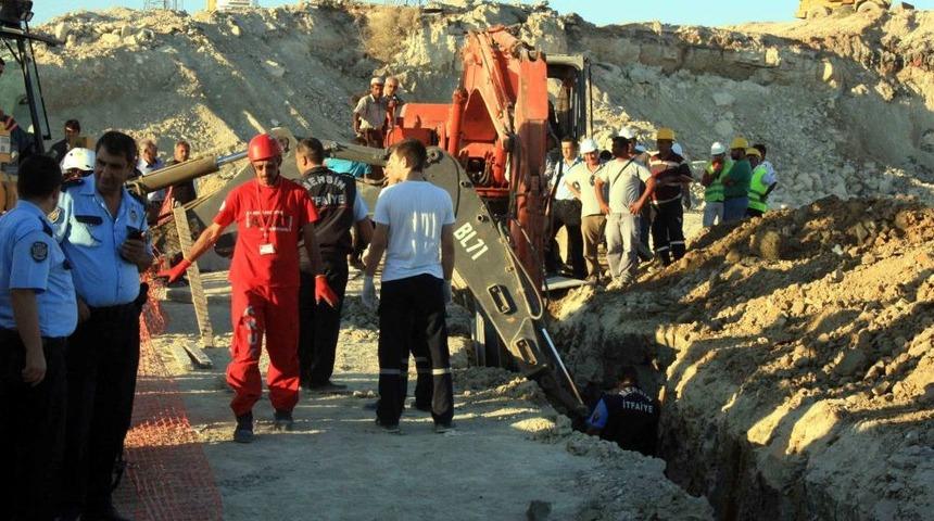 Mersin'de Otogar Inşaatında Bir Işçi Toprak Altında Kaldı