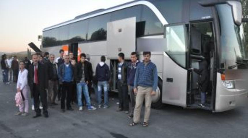 Otobüs Bozuldu Yolcular 12 Saat Mahsur Kaldı