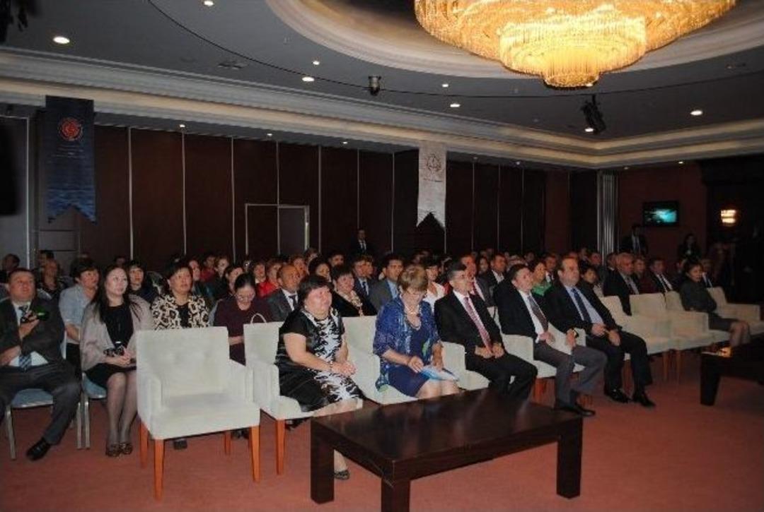 Kazakistanlı Eğitimciler Sertifikalarını Aldı