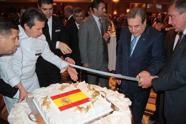 İspanya Milli G&uuml;n&uuml; Kutlandı 3