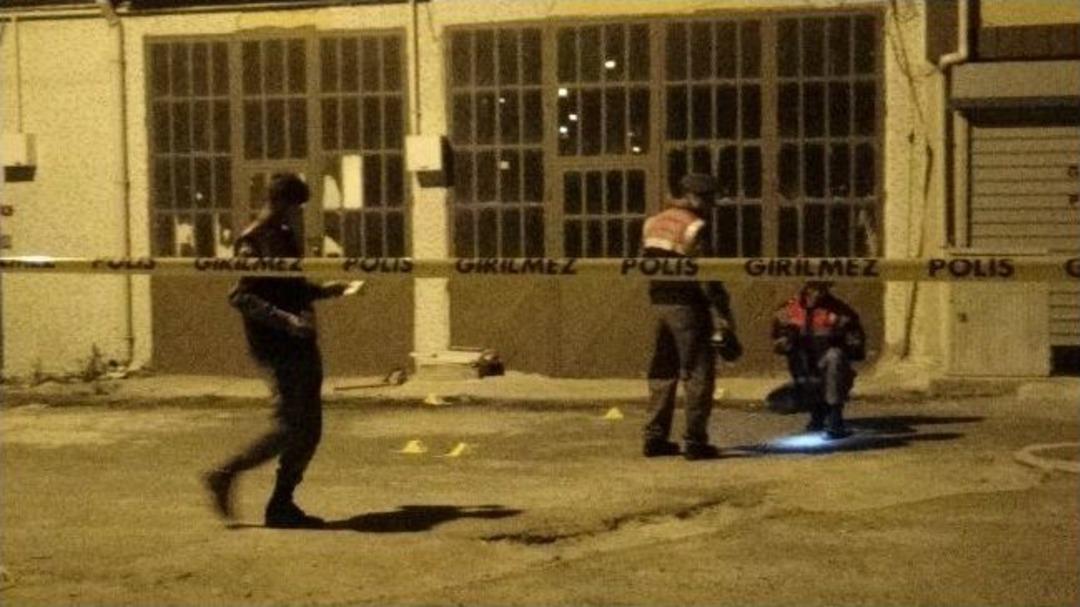 Cezaevi firasi polisten ka&ccedil;arken vuruldu