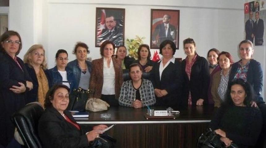 Ak Parti Urla'da Kadın Dayanışması