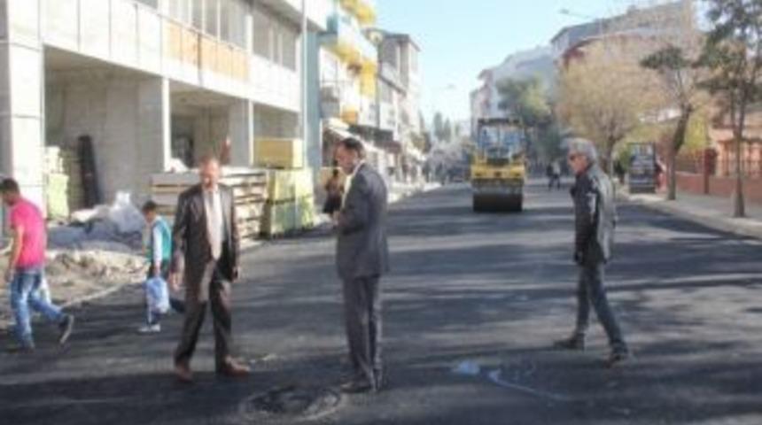 Sıcak Asfalt İ&ccedil;in Kurban Kesildi