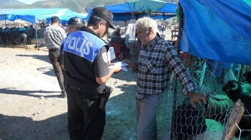 Osmaniye&rsquo;de Polis Vatandaşları Bilgilendirdi