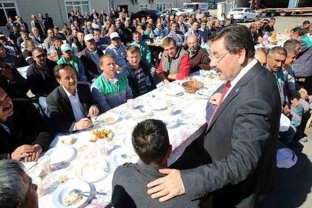 G&ouml;lbaşı Belediye Başkanı Odabaşı&rsquo;ndan İş&ccedil;ilere &Ouml;ğle Yemeği S&uuml;rprizi 2
