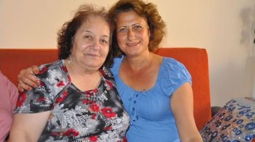 Yeni G&ouml;n&uuml;ll&uuml; Evlatlar Manevi Anne Ve Babalarıyla Buluştu